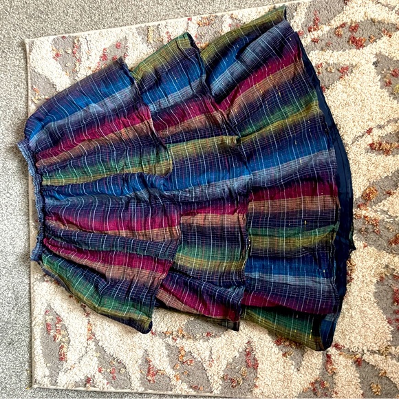 BEAUTIFUL WATERFALL SKIRT WITH GOLD THREAD ACCENT - Picture 6 of 7